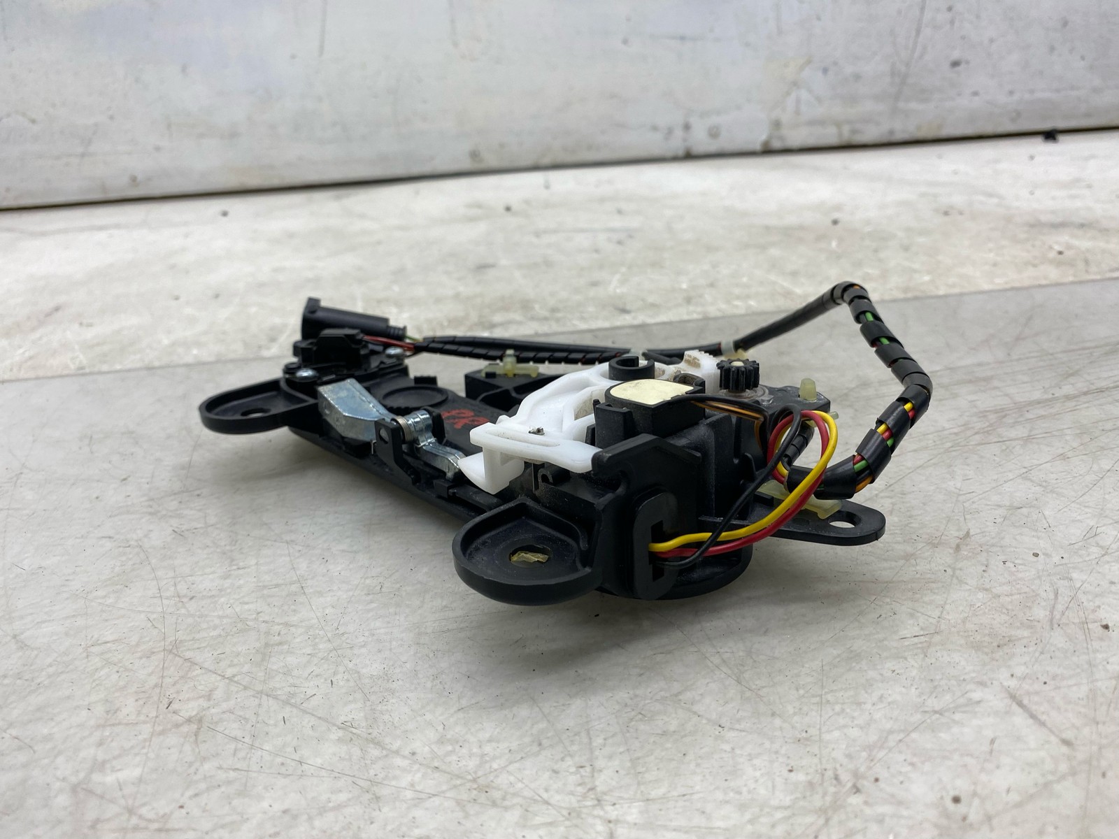 2020-2025 ASTON MARTIN DBX OEM RH RIGHT REAR OUTER DOOR HANDLE HY53-226A29-A