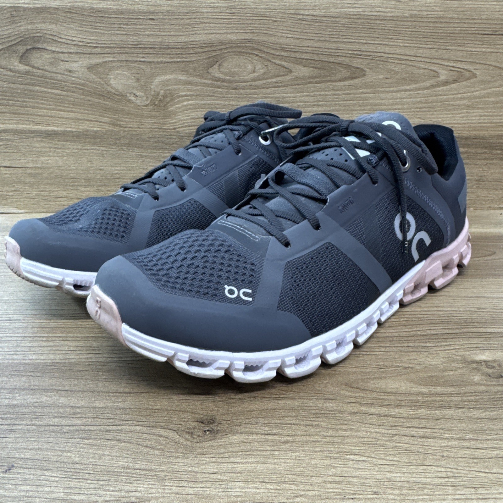 On Cloud Womens Cloudflow Gray Running Shoes Snea… - image 1