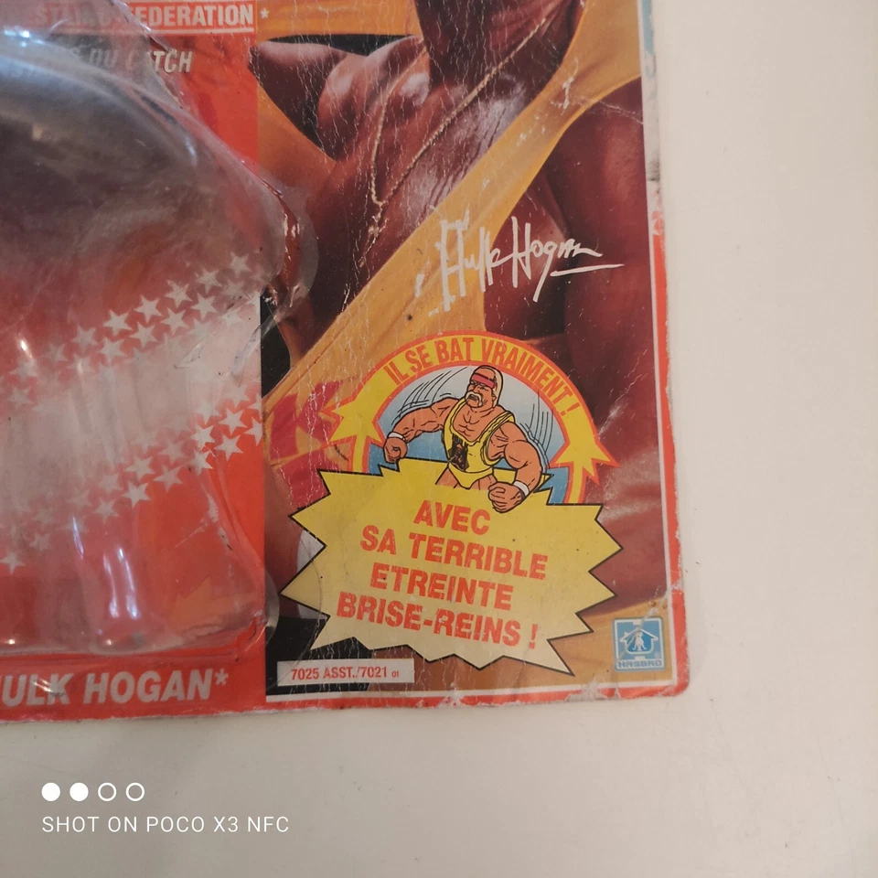 WWF Hasbro Official WWE 1991 Hulk Hogan Blue Card WORLD WRESTLING FEDERATIOn - Photo 2/4