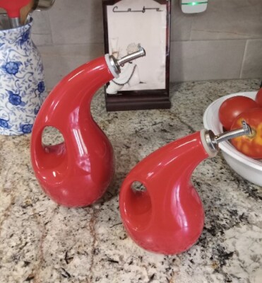 RACHEL RAE OIL & VINEGAR DISPENSER CRUET SET OF TWO RED - VERY GOOD CONDITION