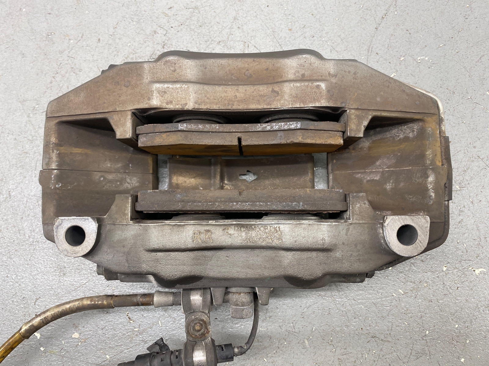 2020-2023 MCLAREN GT REAR RIGHT BRAKE CALIPER GREY OEM 2021 2022