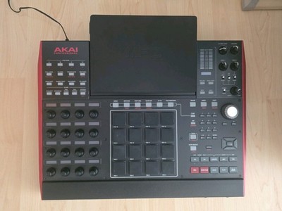 Akai MPC x - Standalone Produktionssystem