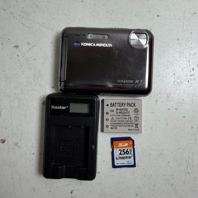 Konica Minolta Dimage X1 Balck 8MP Built in Flash 2.5'' Display Digital Camera