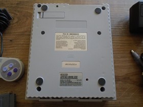 SNES Console SNS-001 w/ street fight game, controllers,cables super nintendo USA