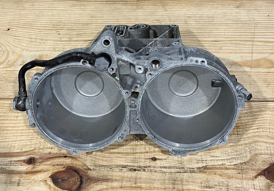 2003 - 2008 N73 ROLLS ROYCE PHANTOM ALTERNATOR HOUSING - 12317586777