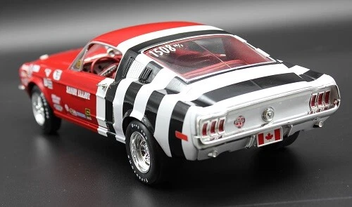 Ford Mustang Cobra Jet SANDY ELLIOT 1968 escala 1:18 Auto World embalaje original NUEVO - Imagen 8 de 12