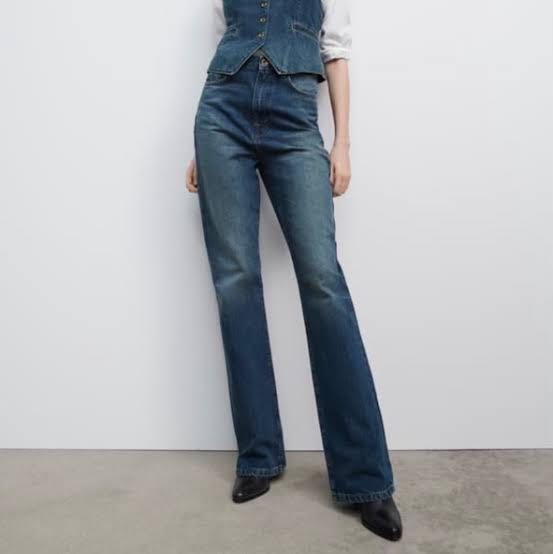 NWT Zara High Rise bootcut Jeans Size