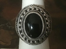 HIGH QUALITY STERLING SILVER  BLACK AGATE RING.SIZE 6. 21 GRAMS  