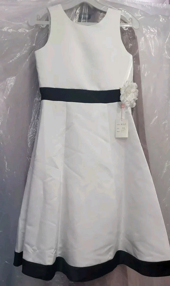 Tip Top Teen Dress Size 12. White and Black Adorable Girls Formal Dress.  - Image 2 of 4