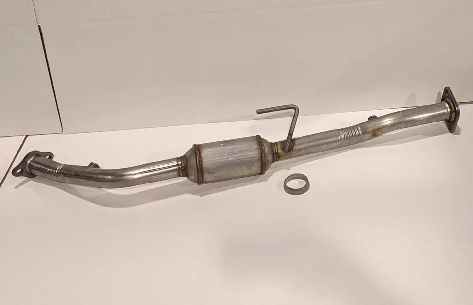 1995 1996 1997 Ford Ranger 2.3L L4 Catalytic Converter - Image 2 of 4