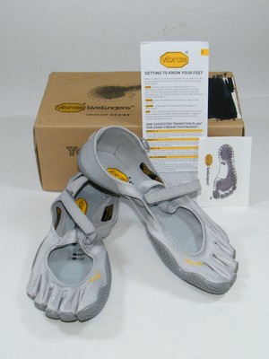 5.5 SHOES 18W7202 SILVER 