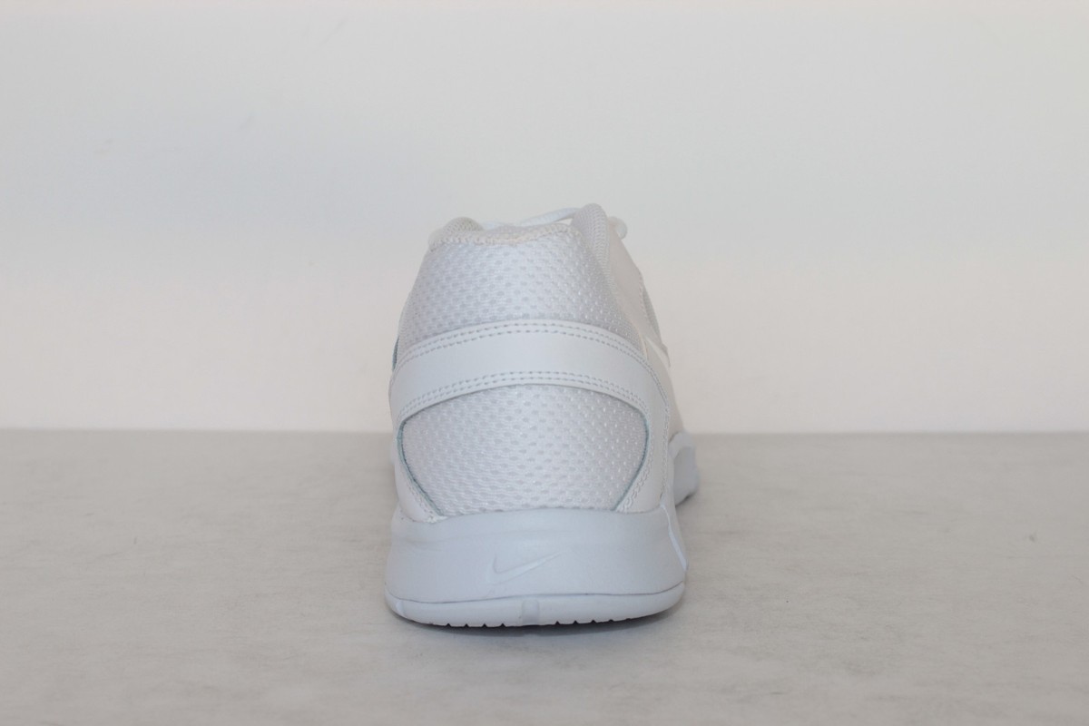 BNIB Nike Flex Show White on white Crosstrainers running w/BOX Nike Flex Show TR 2 Mens White Crosstrainer Shoes 610226 110  main image 4
