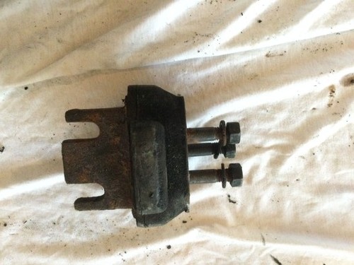 VW Käfer Getriebelagerung vorne 113301265E ab 08/1972 Gummimetalllager Karmann G