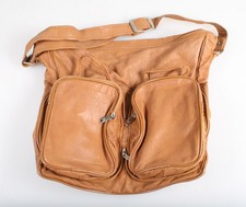 1960S TAN PLEATHER CAMERA BAG