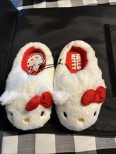 Girl Hello Kitty Sanrio Slippers White Fuzzy House Shoes Size 2-3 NEW