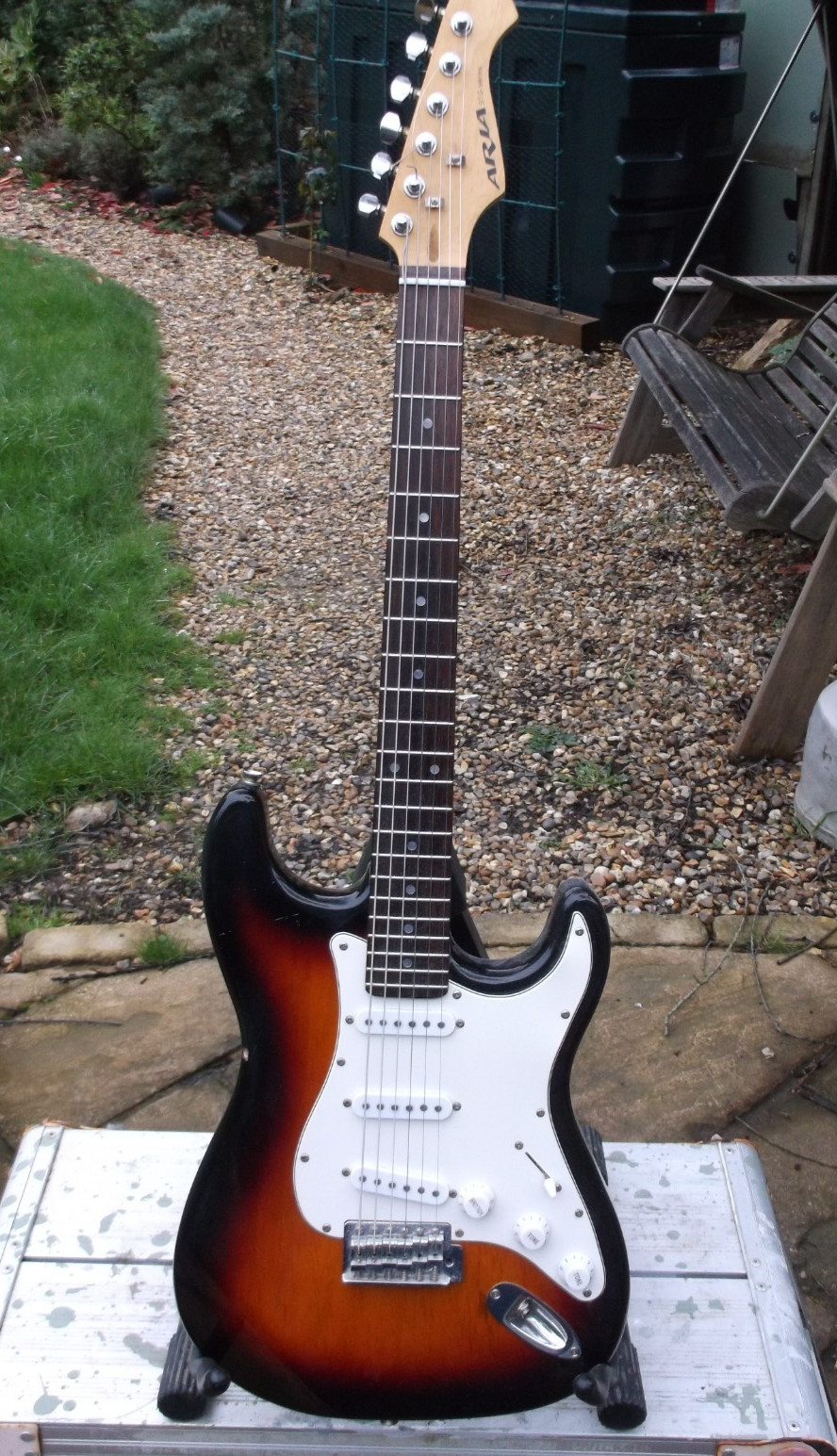 Aria STG 003 Guitar - 6 string "Strat" - sunburst - collect only HP16 (S Bucks)