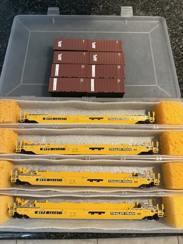Lote de 4 vagones de tren HO Athearn 48' Husky Well DTTX 56147 y 8 contenedores | Condition: Used