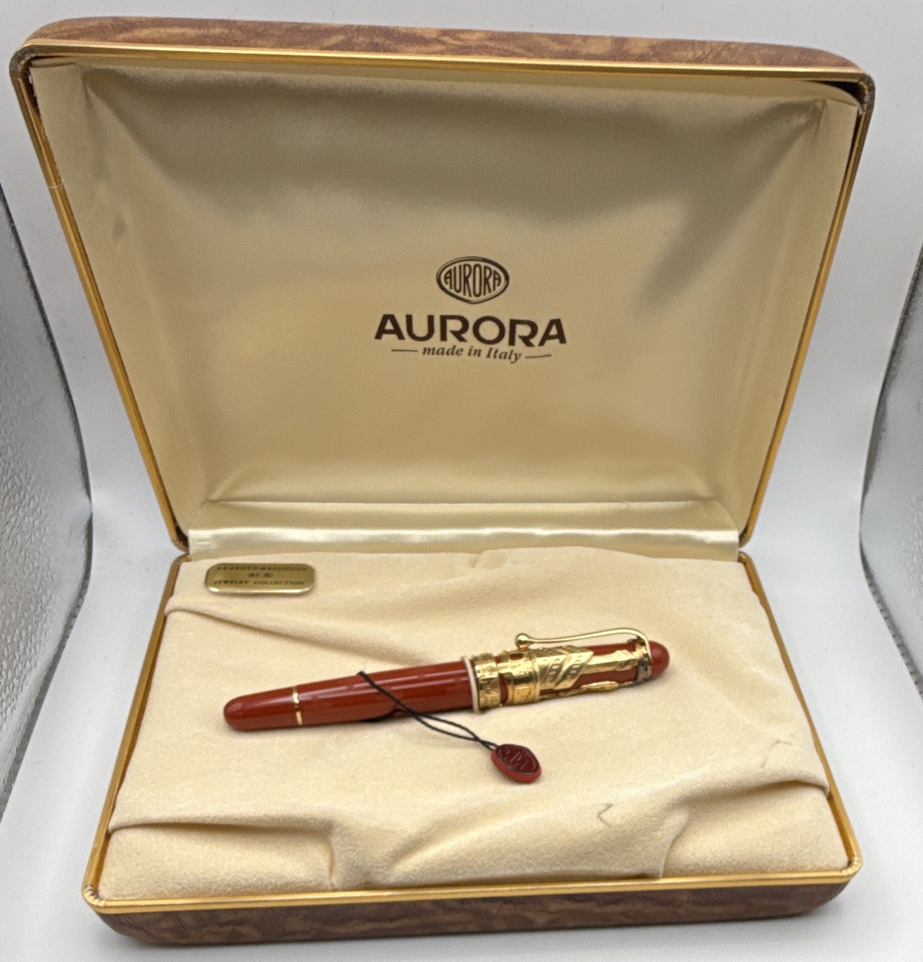 Aurora Resin Fountain Pen Red w/ Gold Trim, Gold M Nib, Black Ink, Box