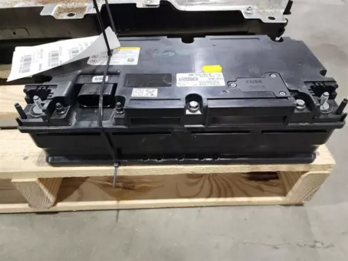 Q8        2019 Battery 3157639
