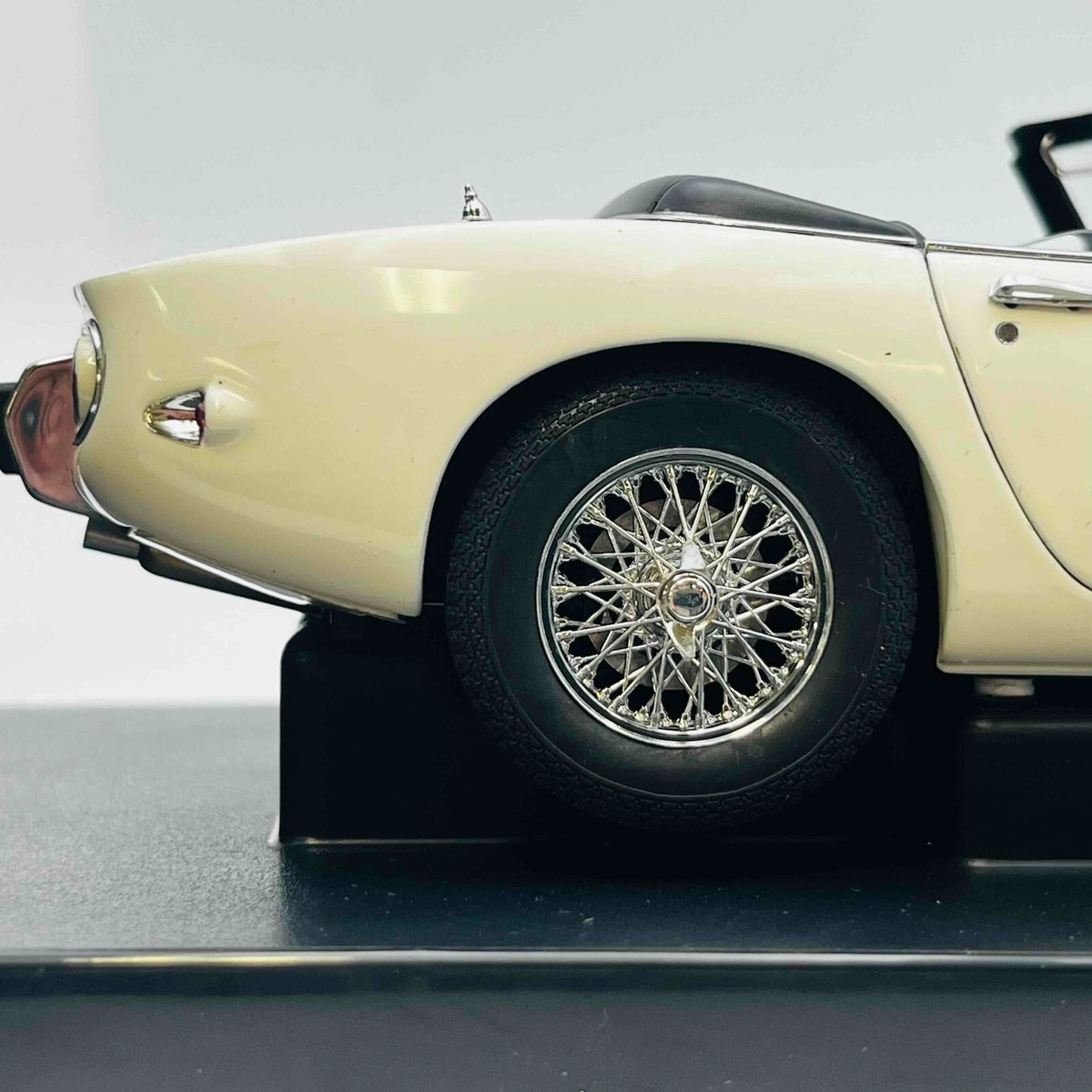 Autoart Toyota 2000GT 007 Bond Car 1/18 | eBay