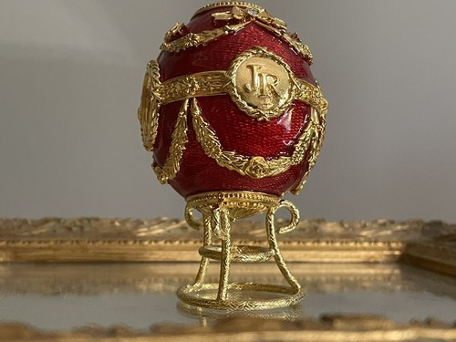 Joan Rivers Imperial Treasures Faberge Collectable Vintage Egg Red/Gold
