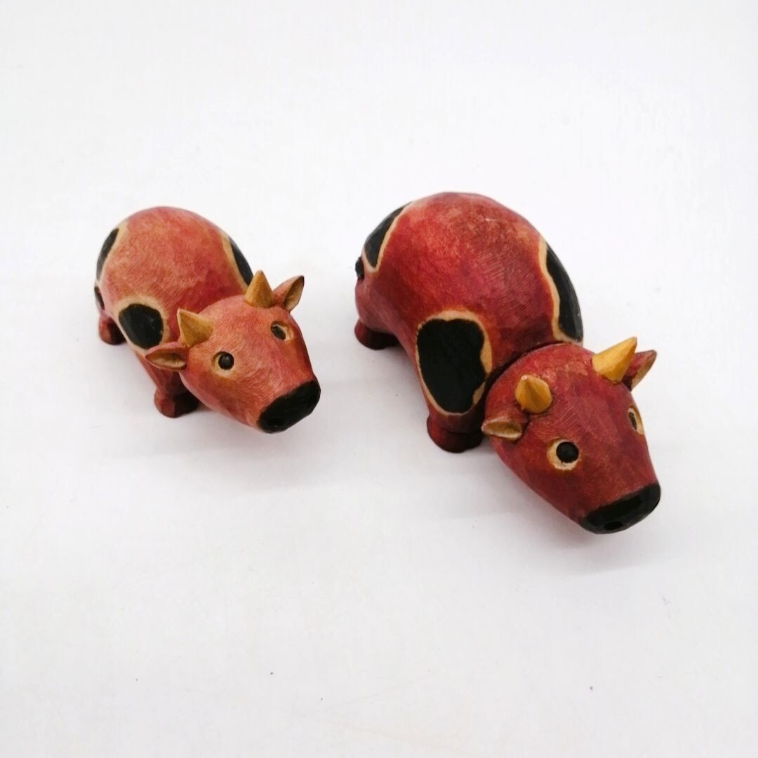Vintage Japanese Wooden AKABEKO Figure – Red Cow Folk Toy Pair