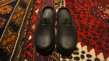 OOFOS OOcloog Clogs Sandals Men’s 4 Or Women’s 6 Black