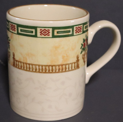 Staffordshire Geschirr Balustrade Tasse/Becher 33/4 Zoll (9,5 cm) 2 verfügbar