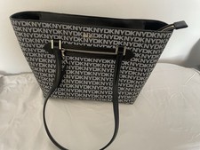 BNWNT DKNY Bryant Ave Logo Medium Tote Bag Black