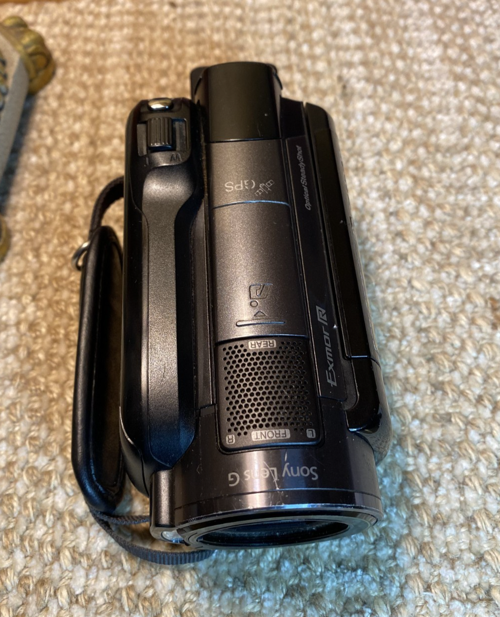 SONY HDR-XR500 Handycam Digital Camcorder With Accesories USA