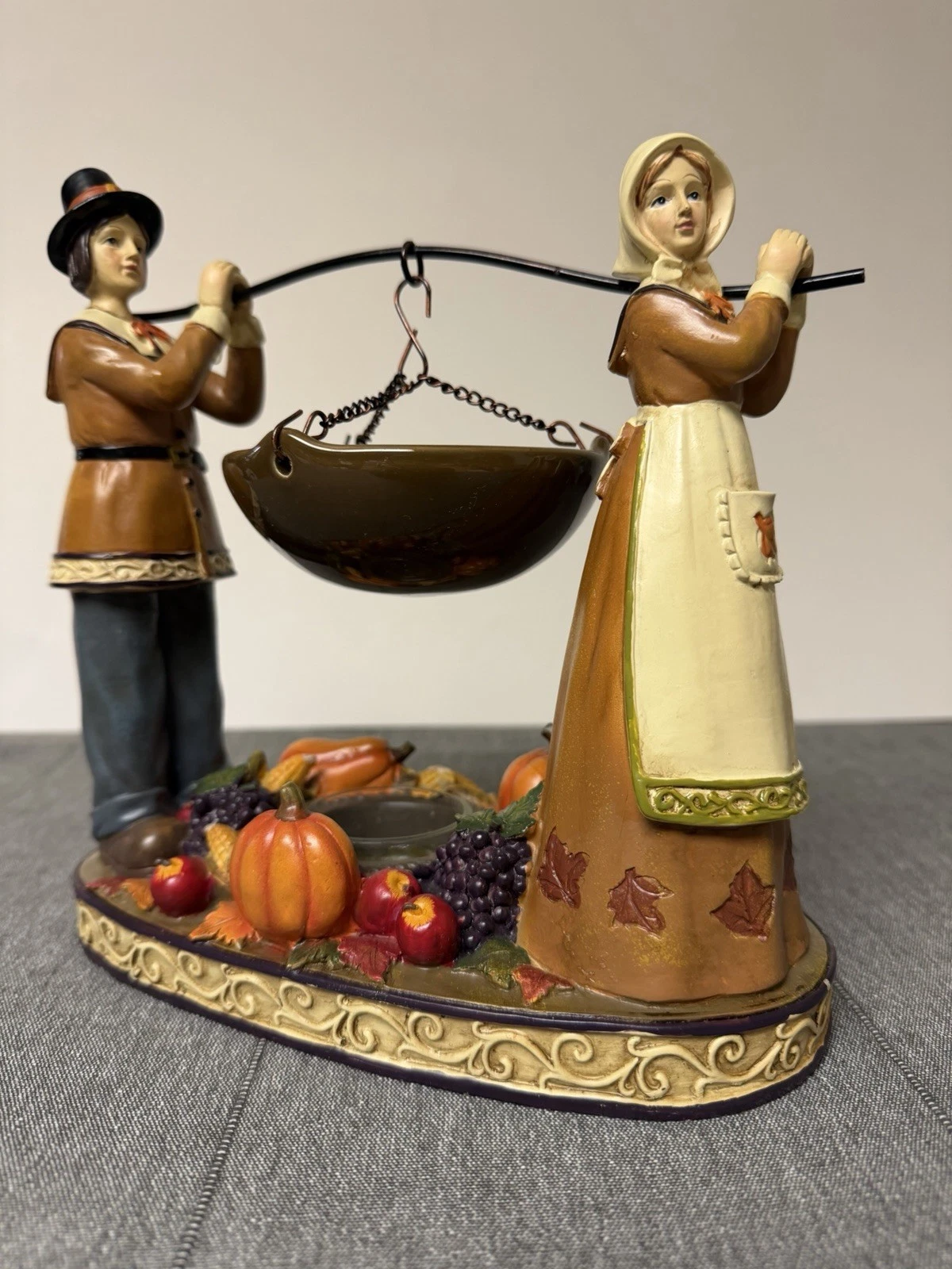 Yankee Candle 2011 Pilgrim Thanksgiving Fall Candle Wax Tart Burner Decor Accent