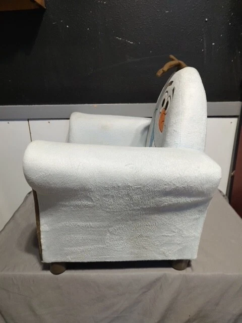 Sillón tapizado para niños pequeños Disney Frozen Olaf de Delta Toys R Us Foto 4 de 4