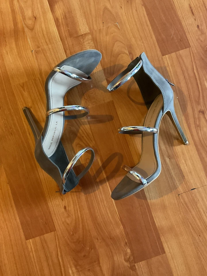 Sandalias de tacón de aguja con tiras de Liliana cremallera trasera talla 8 tacón 4 pulgadas Foto 3 de 4