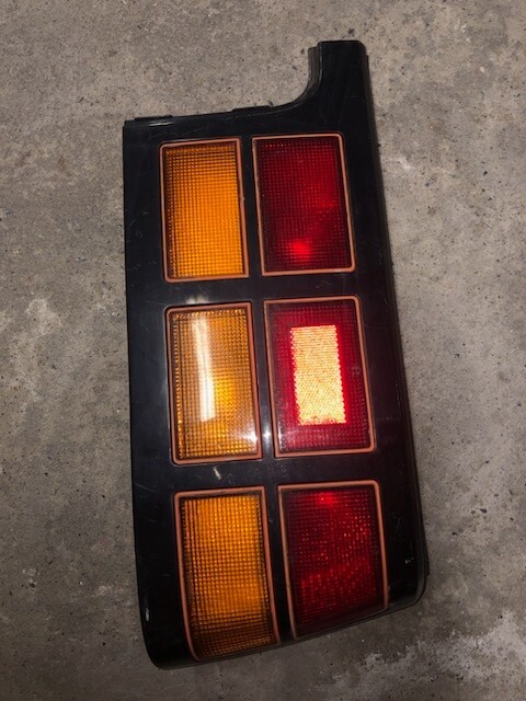 TAILLIGHT PASSENGER SIDE 1984-86 NISSAN 200SX KOITO 220