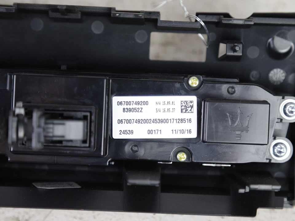 17-20 MASERATI GHIBLI LEVANTE M161 AC AIR HEATER CLIMATE CONTROL SWITCH CLUSTER - Image 4 of 4