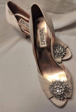 Badgley Mischka Caitlin Ivory Peep Toe Jeweled Pump Size 7