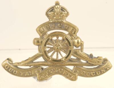 ROYAL CANADIAN ARTILLERY CAP BADGE =WWII- REF: 2987E