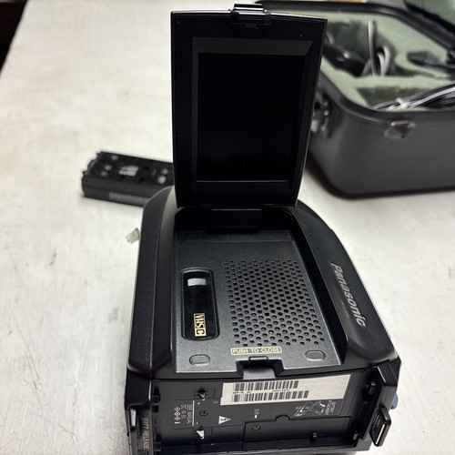 Panasonic Palmcorder Palmsight VHSC PV-L559 Camcorder 150x Zoom Kit w/ Case - Picture 8 of 11
