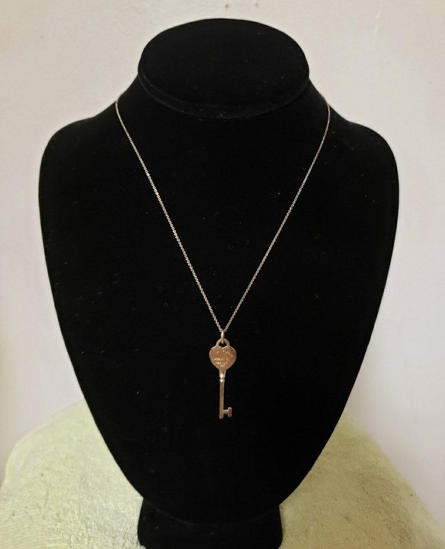Tiffany & Co. Return to Tiffany Heart Key Pendant Necklace Sterling Silver 925