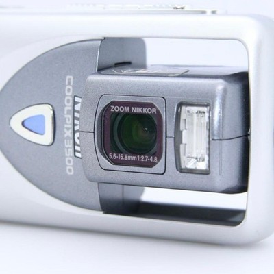 Nikon COOLPIX3500 Digital Camera Silver Compact Excellent