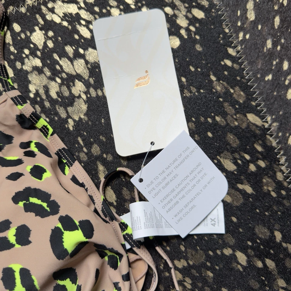 Fabletics - Triangel Bikini Top „Desert Wavy Leo“ - Plus Size - Neu - Bild 2 von 4