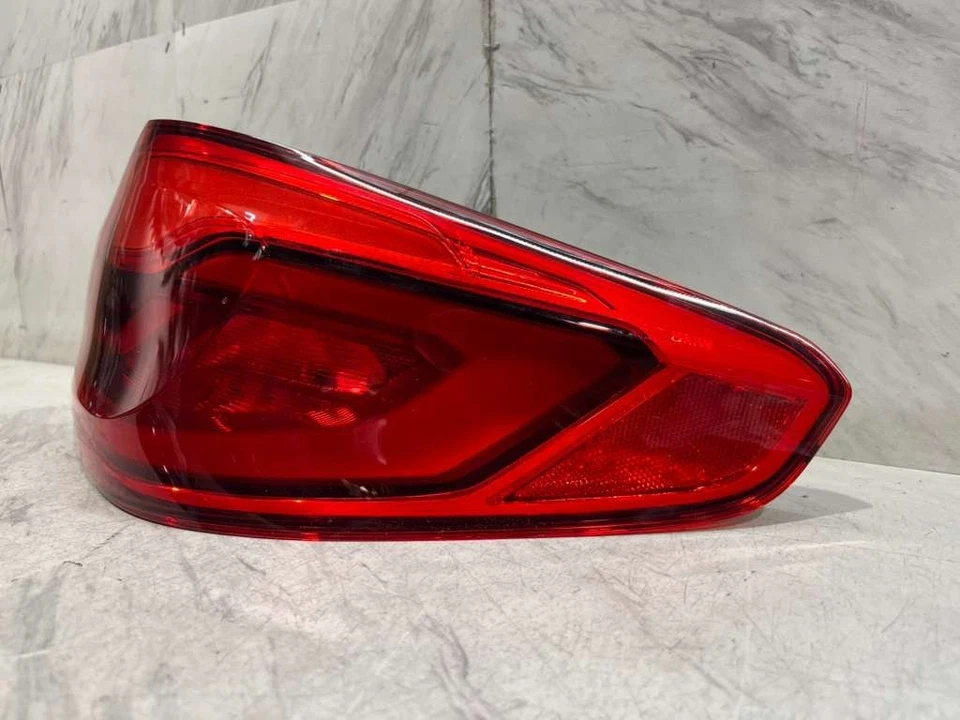 BMW 530I 540I M5 2017-2020 LUZ TRASERA EXTERIOR OEM DERECHA 63217376470 NUEVA CAJA ABIERTA Foto 4 de 4