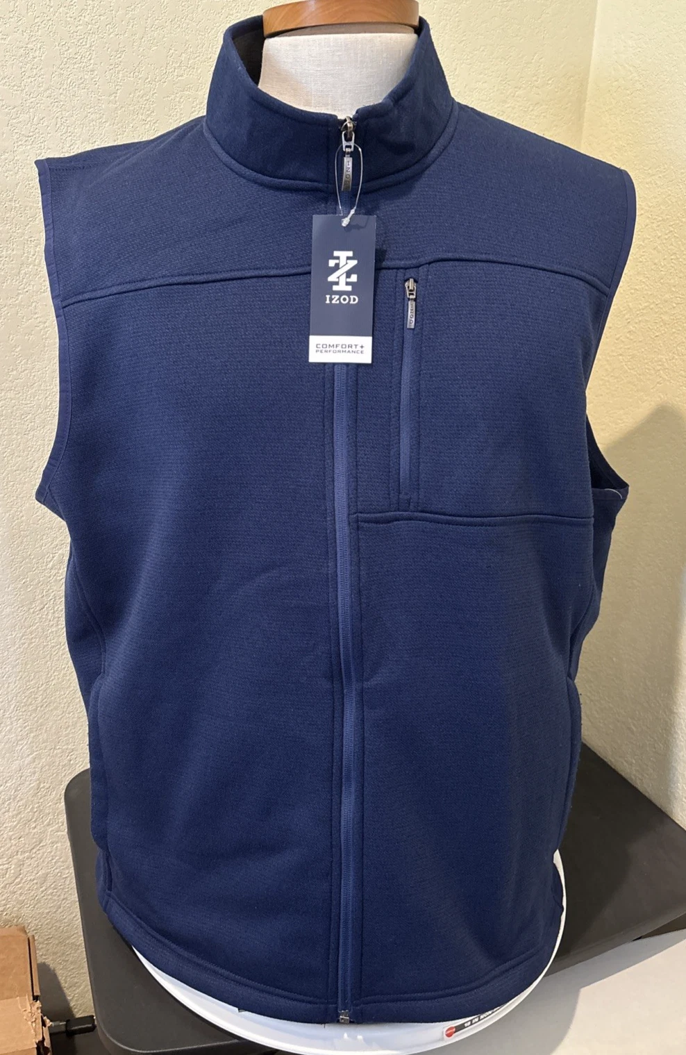 IZOD Vest Mens XXL Full Zip Outdoor Fleece Navy Blue Pockets Soft Touch NEW
Opens in a new window or