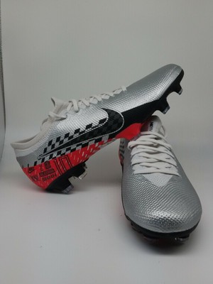 COMPARE Nike Mercurial Vapor 13 Elite SG PRO vs Nike.