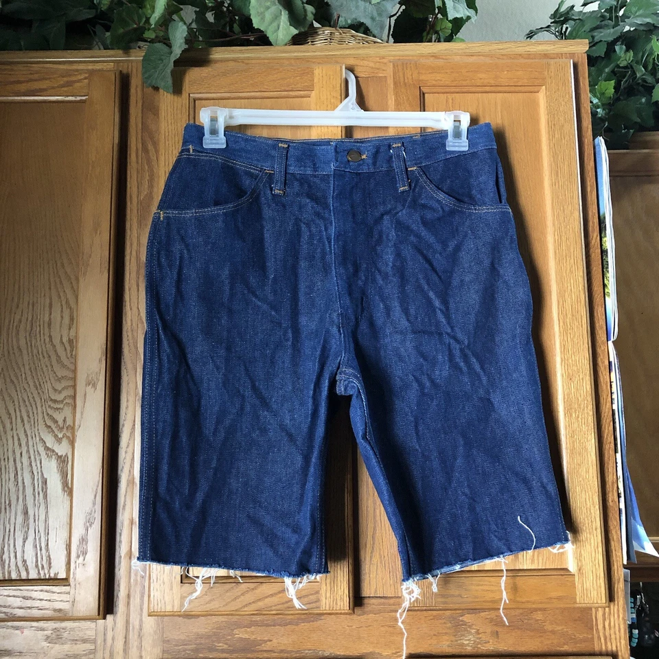 Maverick Vintage Women’s High Waisted Dark Denim Cut-Off Bermuda Shorts Size 33 - Image 2 of 4