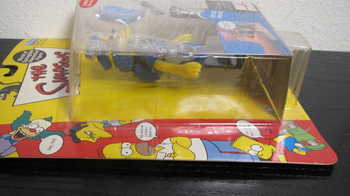 Playmates Toys The Simpsons Series 7: Officer Marge Action