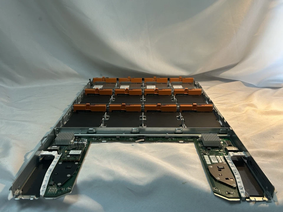Dell 0T6C7F Physical Disk Drawer Assembly for MD3260 MD3460 MD3060e - T6C7F - Image 4 of 4