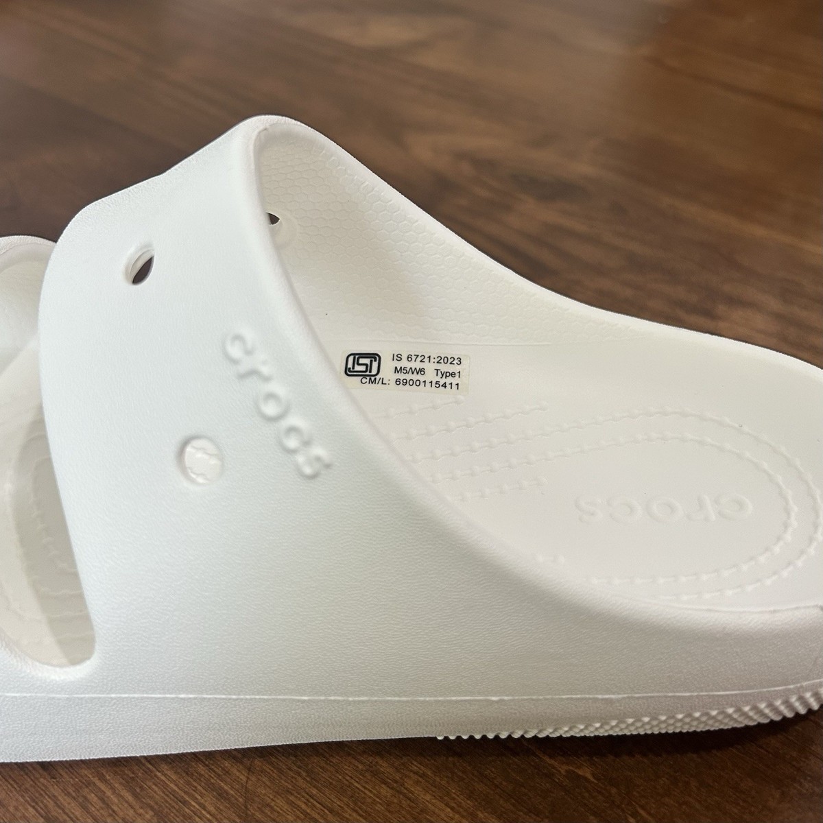 CROCS Unisex Men’s size 6 women’s size 8Classic White Sandals White Classic Crocs With Strap Size Girls 6 Boys 4 Sandals  main image 3