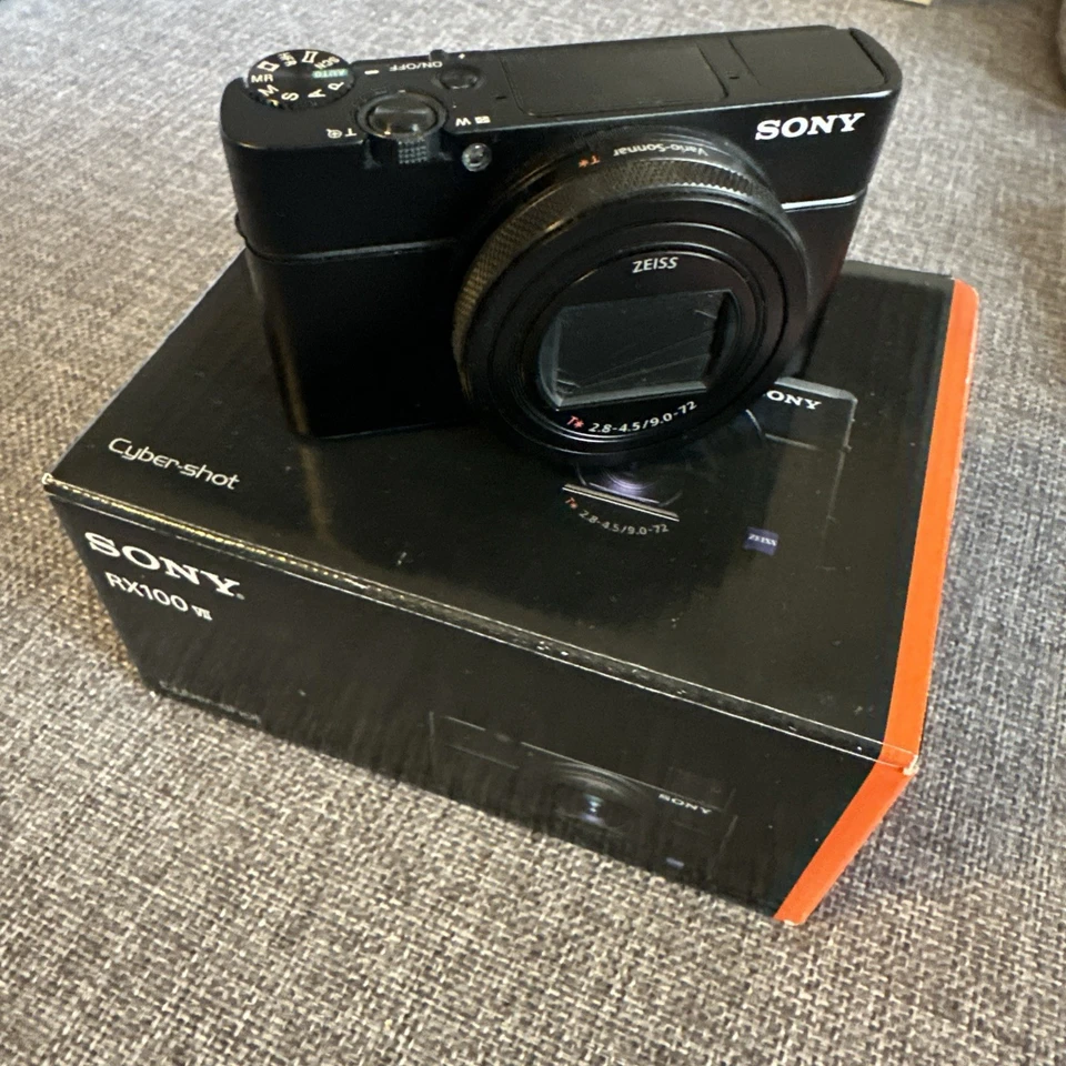 Sony Cyber-shot DSC-RX100 VII 20.1MP Digitalkamera - Schwarz top zustand