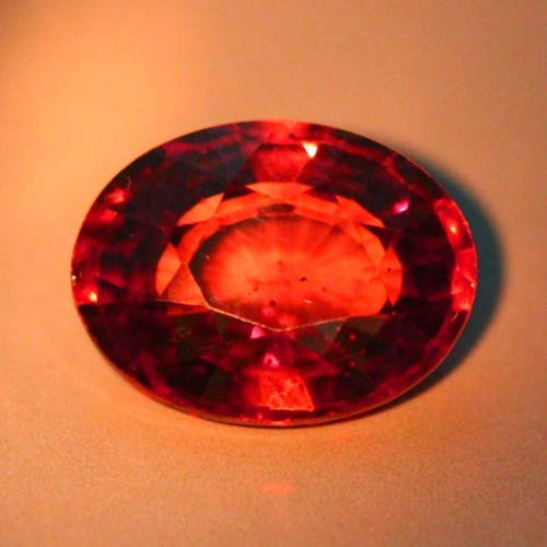 3,75 Cts_Cambio extraordinario_100 % cambio de color natural granate_Sri Lanka - Imagen 3 de 5